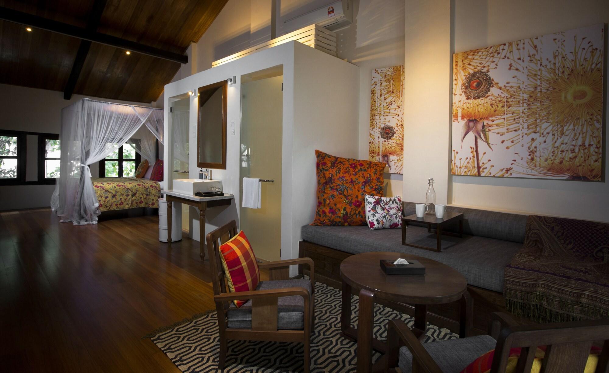 Muntri Grove Hotel 4*