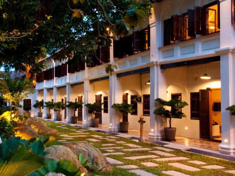 Muntri Grove 4*