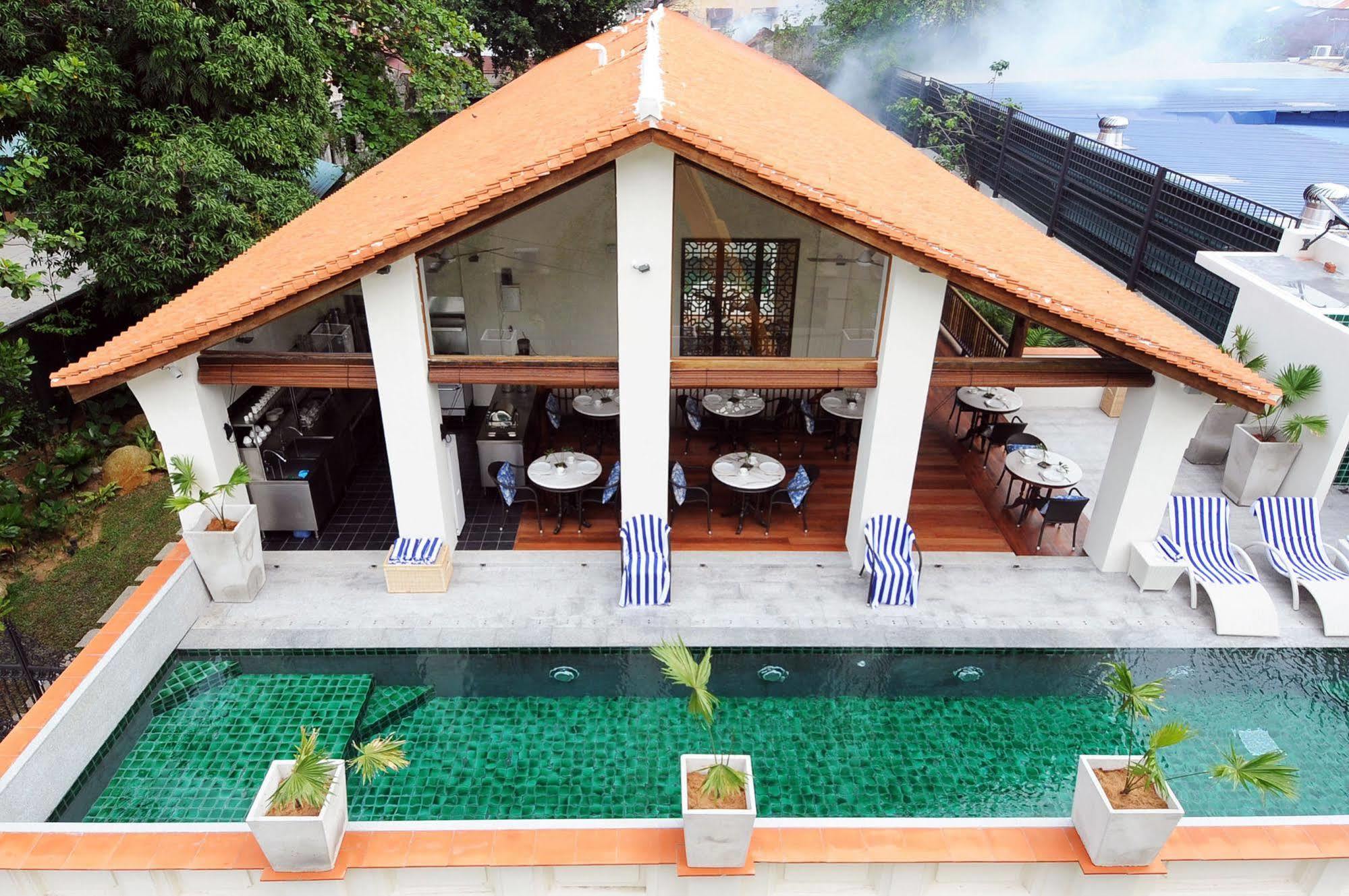 Muntri Grove 4*