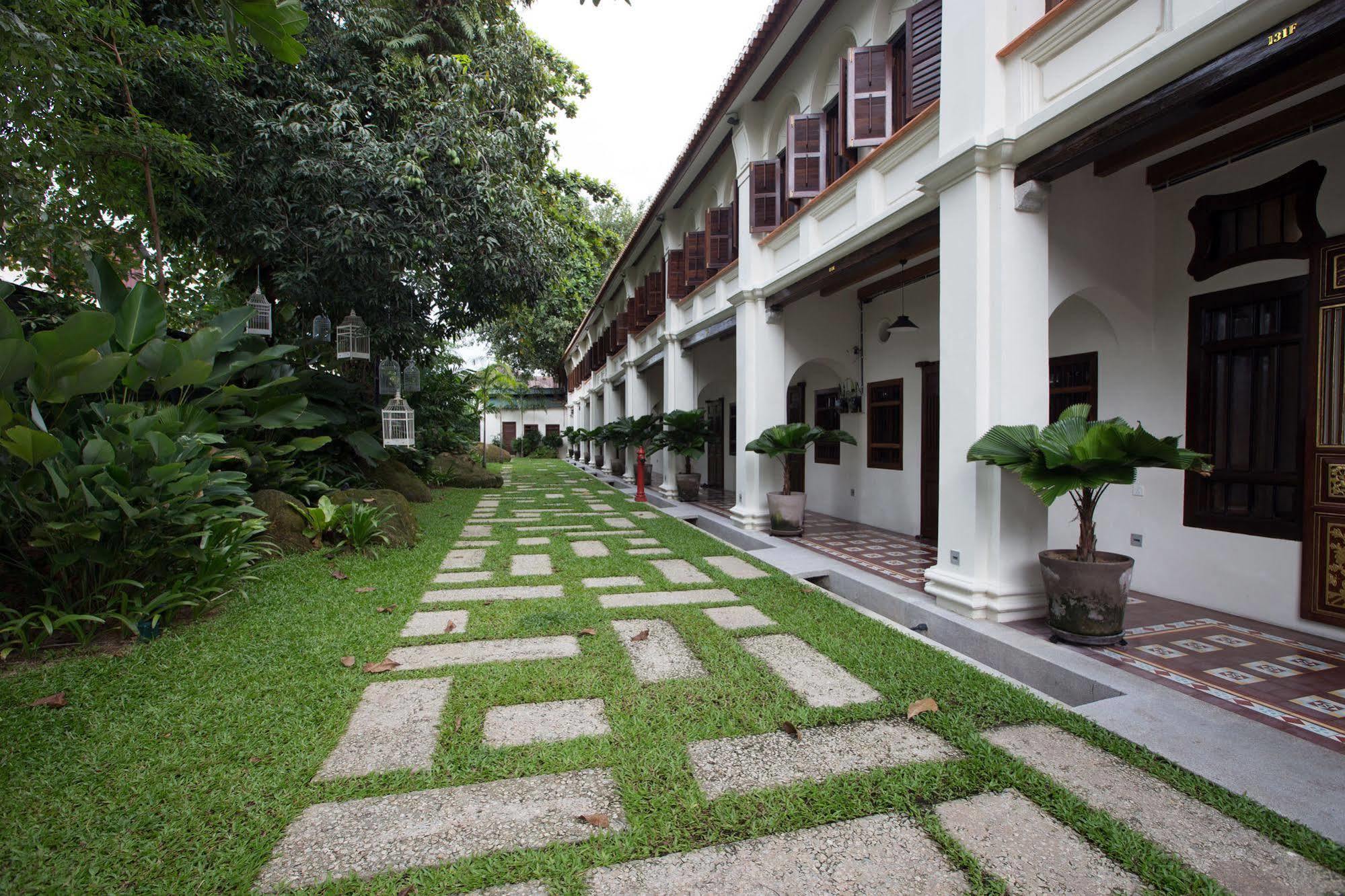 Muntri Grove Hotel 4*